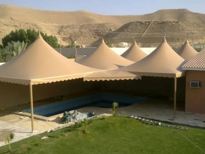 مظلات هرمية حدائق الجبيل